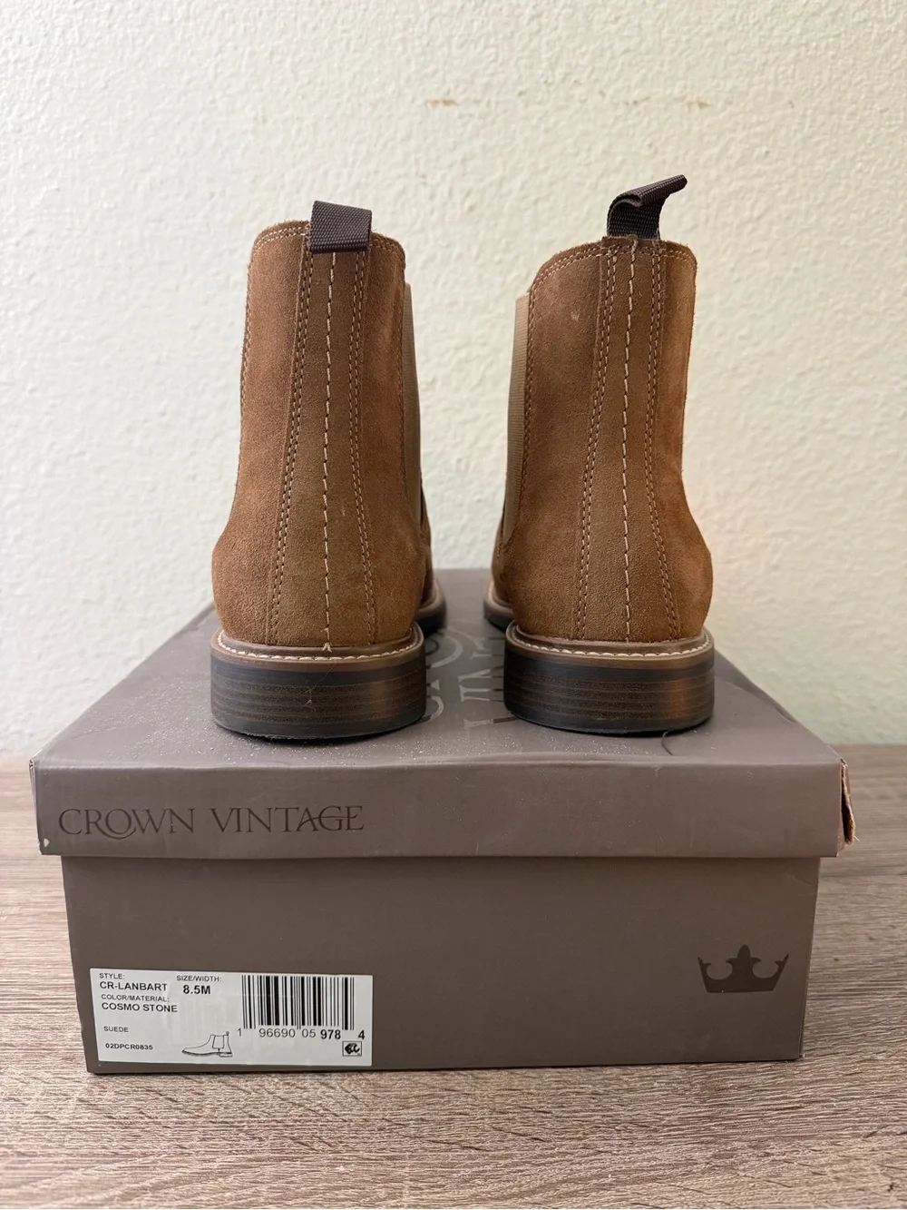 Crown Vintage Men's Suede Chukka Boots in Brown
